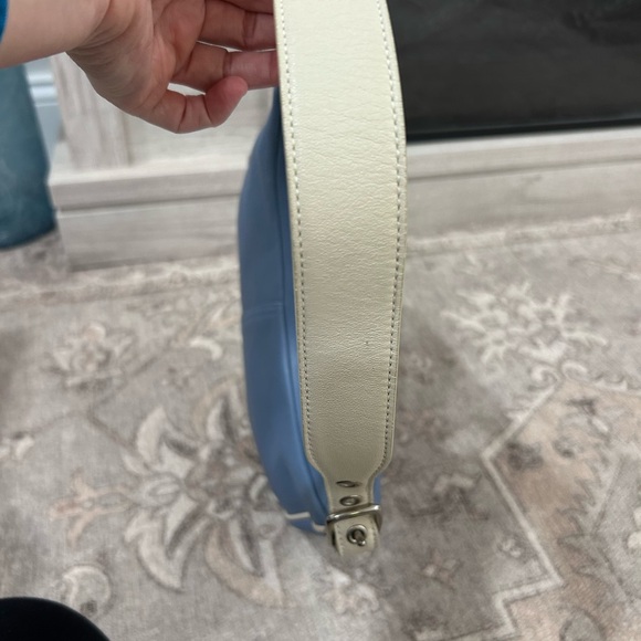 Coach West Zoe Legacy Vintage 90s Leather Bag Color is light blue and cream! - Picture 9 of 16